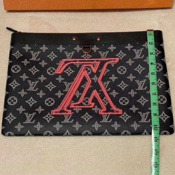 ❌SOLD❌ New LOUIS VUITTON Limited Edition Upside Down Apollo Pochette GM - Picture 12 of 13